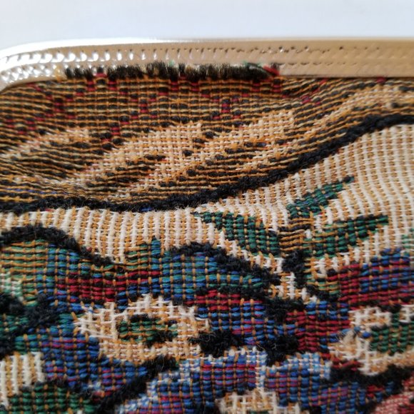 #893 Vintage Rose Tapestry Bag with Metal Frame Closure 2 compartments inside - Picture 4 of 9